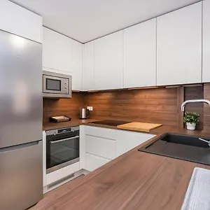 https://victoria-64-host.hotelsinnerja.org