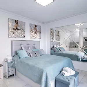 https://silver-horizon-luxury-apartment.hotelsinnerja.org