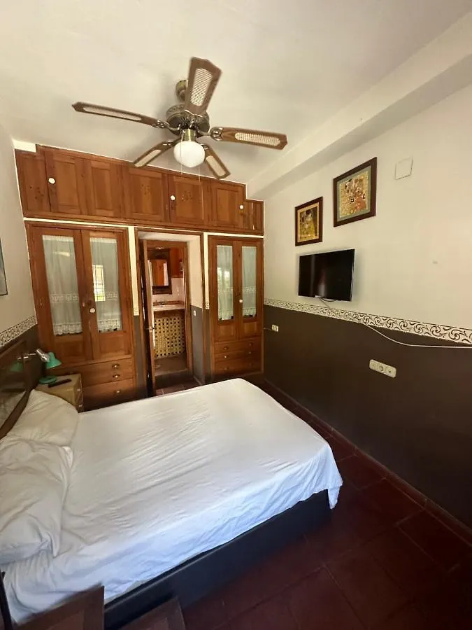 Habitacion Doble En Albaicin contacts